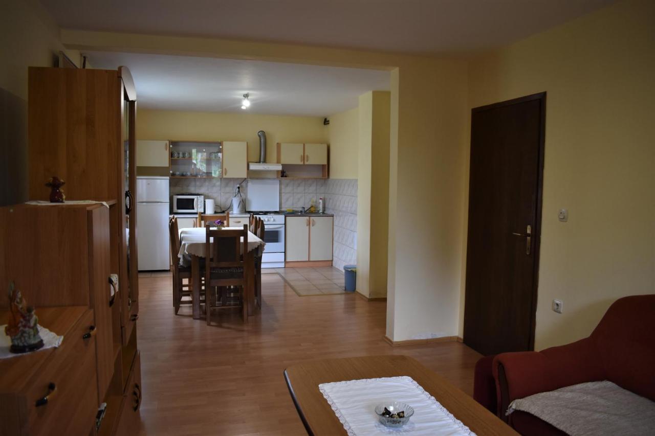 Apartments Sabljak Раковица Екстериор снимка